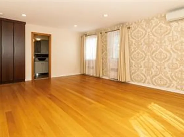 2613 East 65th Street image 17 of 31