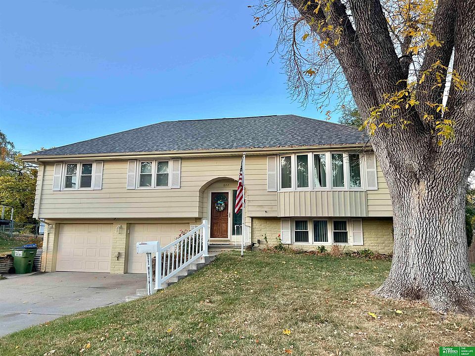 1st image of 822 Matthies Dr