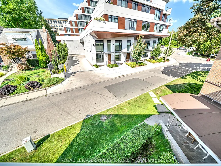 135 Kingsway Cres #4 — Photo 33