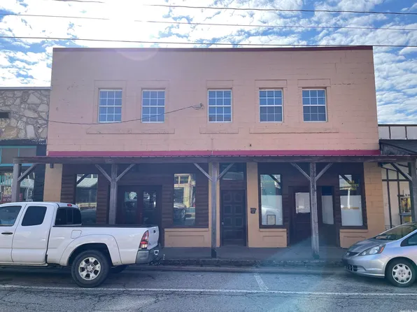 109 Main A & B St, Hardy, AR 72542