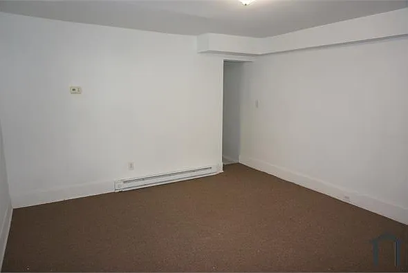 527 Green St — Photo 3