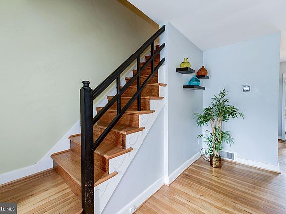 4th image of 411 Mount Vernon Ave