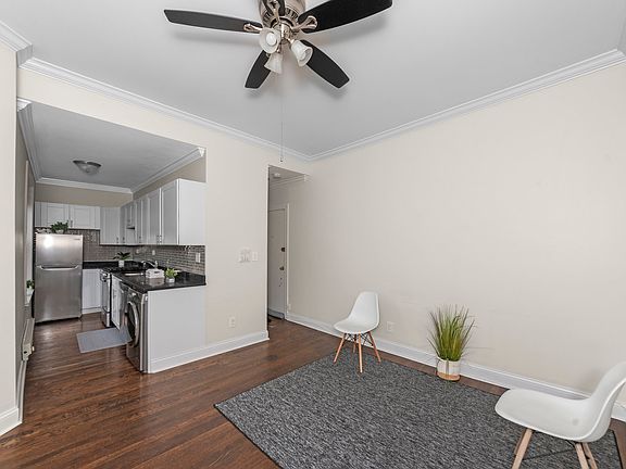 3rd image of 915 W Waveland Ave Unit 917-1A