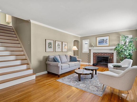 4th image of 55 Lakeshore Dr
