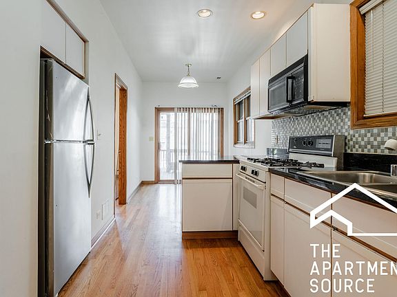 2nd image of 3713 N Janssen Ave #2F