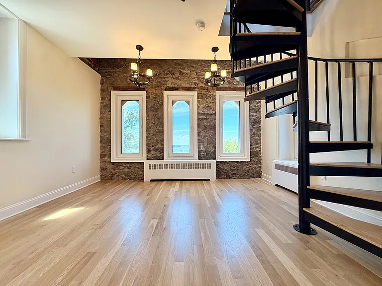 155 Beacon Hill Dr #8 — Photo 6