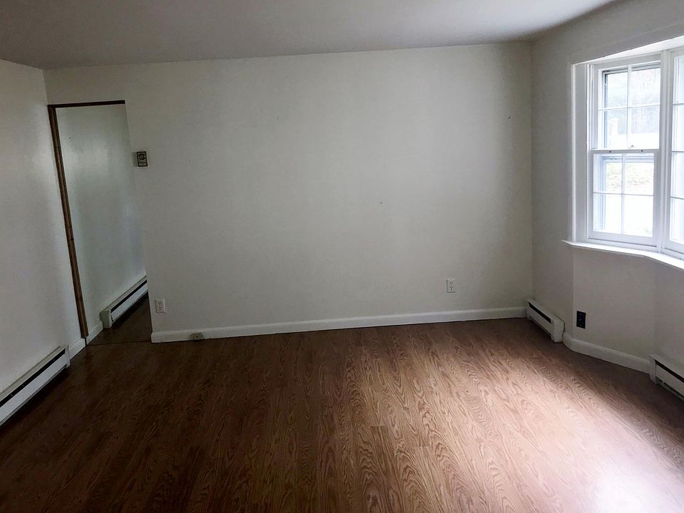 2nd image of 160 Hillcrest Ave