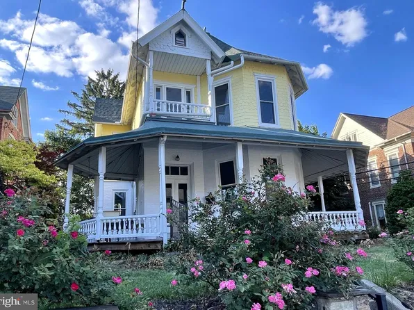 321 E Main St, Annville, PA 17003
