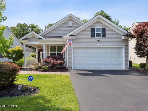 36 Chesterfield Drive, Jackson, NJ 08527