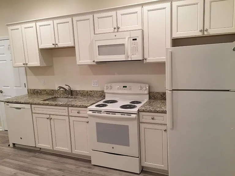 108 W Ashland Ave — Photo 3