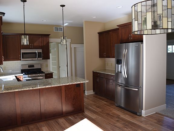 3rd image of 13230 Forest River Dr SE