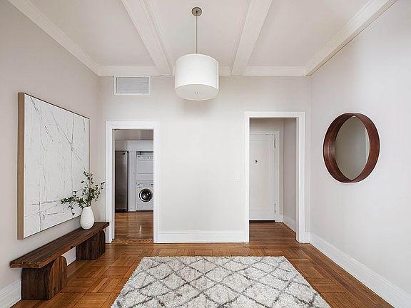 3rd image of 302 W 86th St APT 7-A