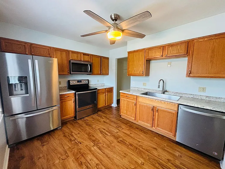 2419 Ridge Rd — Photo 2