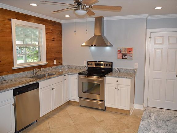 3rd image of 7525 Landsworth Ave