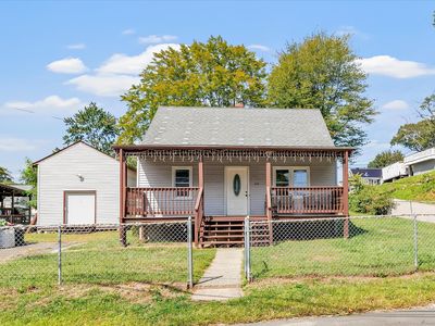 244 Earl Avenue, Bridgeport, CT, 06606