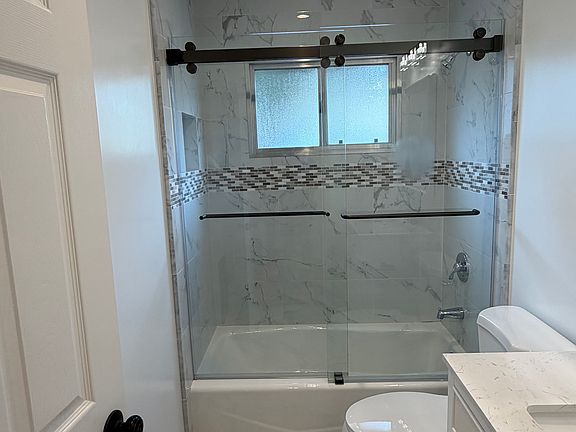 4th image of 1231 N Genesee Ave APT 1