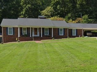 110 Crest St, Mayodan, NC 27027