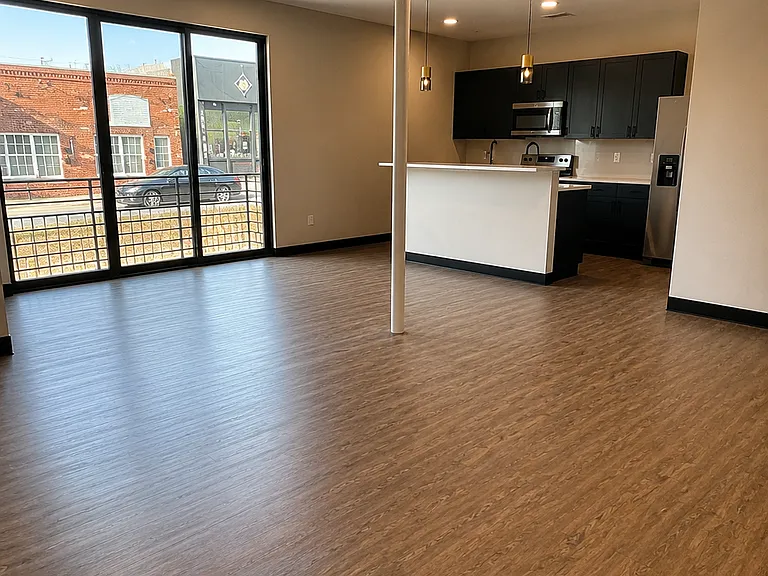 104 E Market St #102 — Photo 2