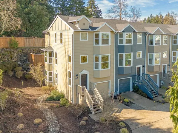 13385 SW Kingston Pl, Tigard, OR 97223