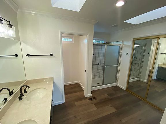 4th image of 1720 Escalona Dr