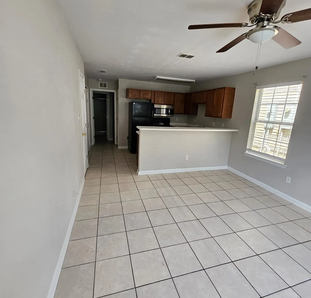 3 bed, 1216 sqft, $1,600 — Photo 3