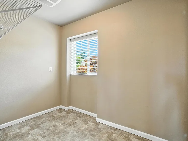 15710 NE 22nd Ave — Photo 19