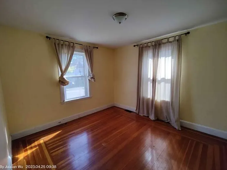 19 Woodward Ave #1 — Photo 3