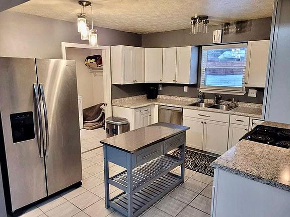 3rd image of 3716 Bartlett Ct