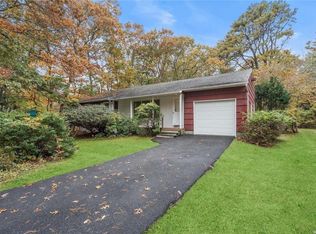 309 Woodhollow Rd, Great River, NY 11739