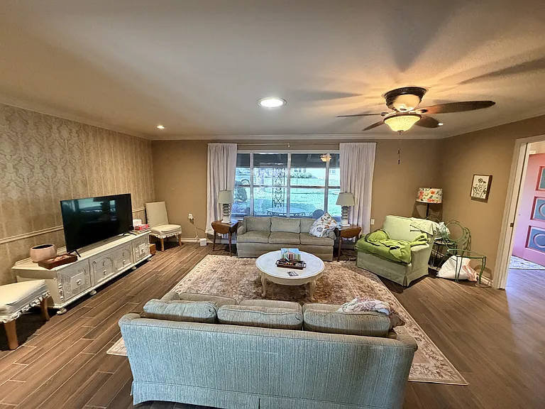 2601 Oxford Ave — Photo 17