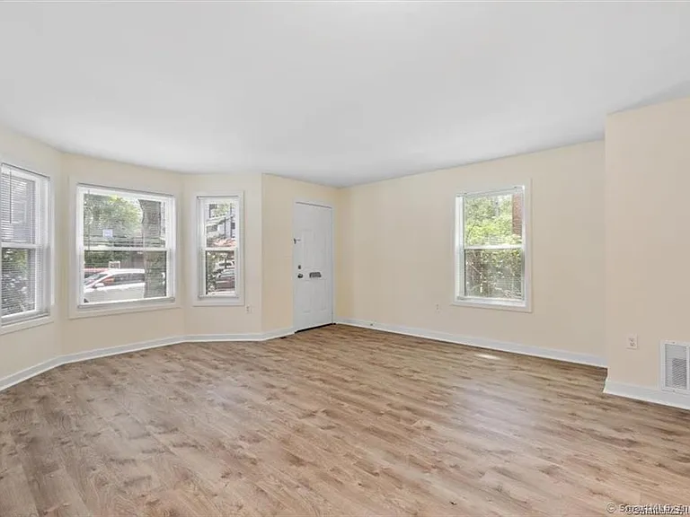 86 Howe St #A — Photo 3