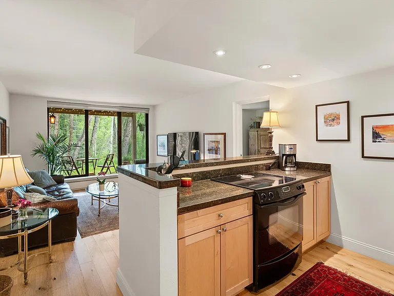 412 Vine St #412 — Photo 7