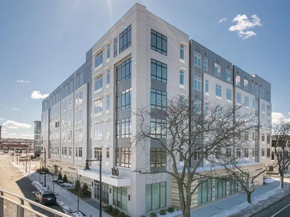 180 Telford St Unit 404, Brighton, MA 02135