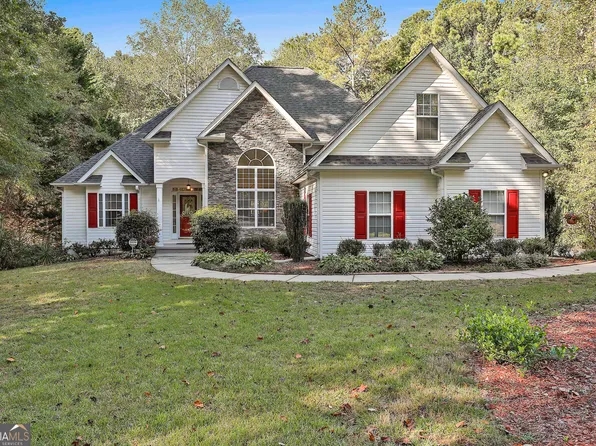 25 Sycamore Way, Sharpsburg, GA 30277