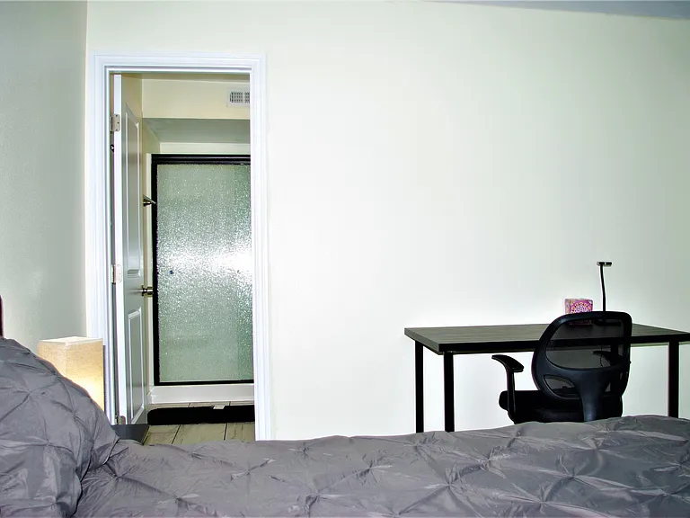 2633 Highland Ave #5 — Photo 15