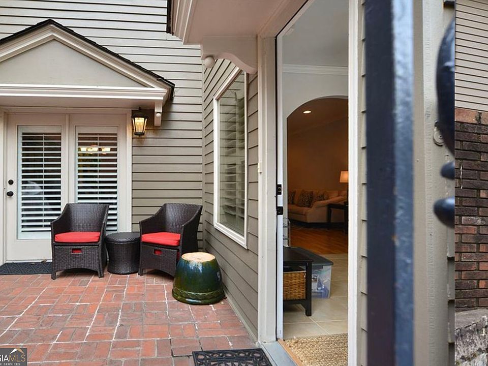 2nd image of 5217 Glenridge Dr