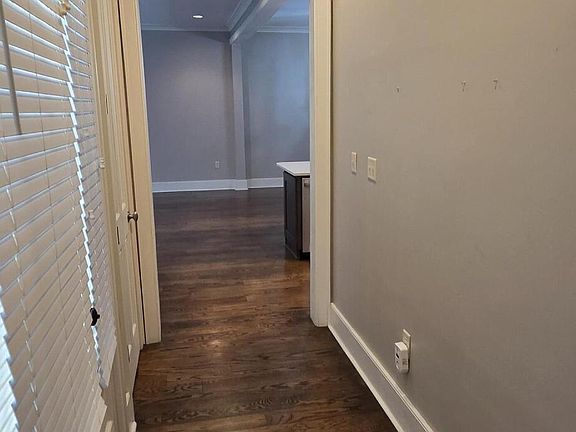 5th image of 710 Manship St