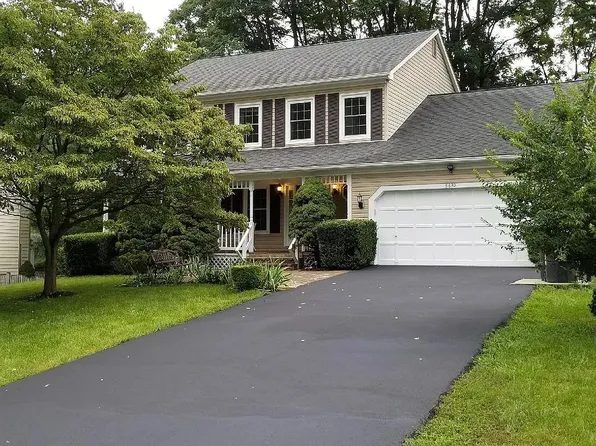 9830 Squaw Valley Dr, Vienna, VA 22182