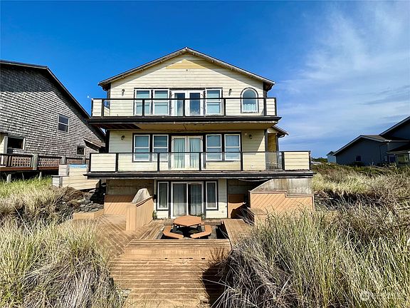 2nd image of 419 W Dune Crest