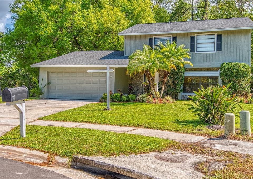1st image of 300 Waterford Cir W