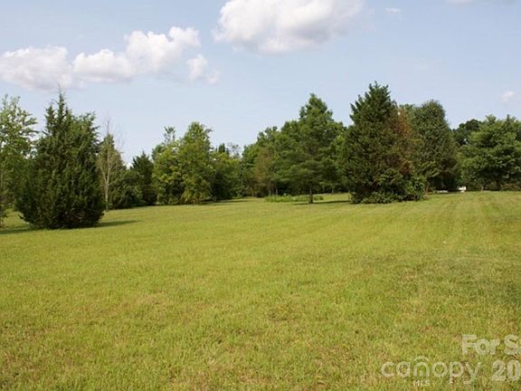 2nd image of 1016 Bethesda Rd #4-3-2