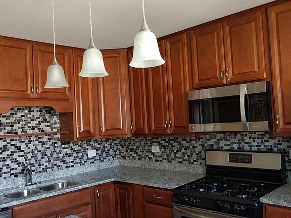 4th image of 623 S 22nd Ave