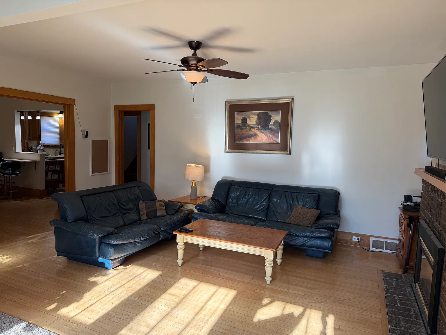 5 bed, 2767 sqft, $5,450 — Photo 2