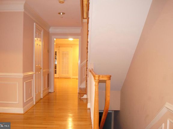 2nd image of 5906 Maplewood Park Pl