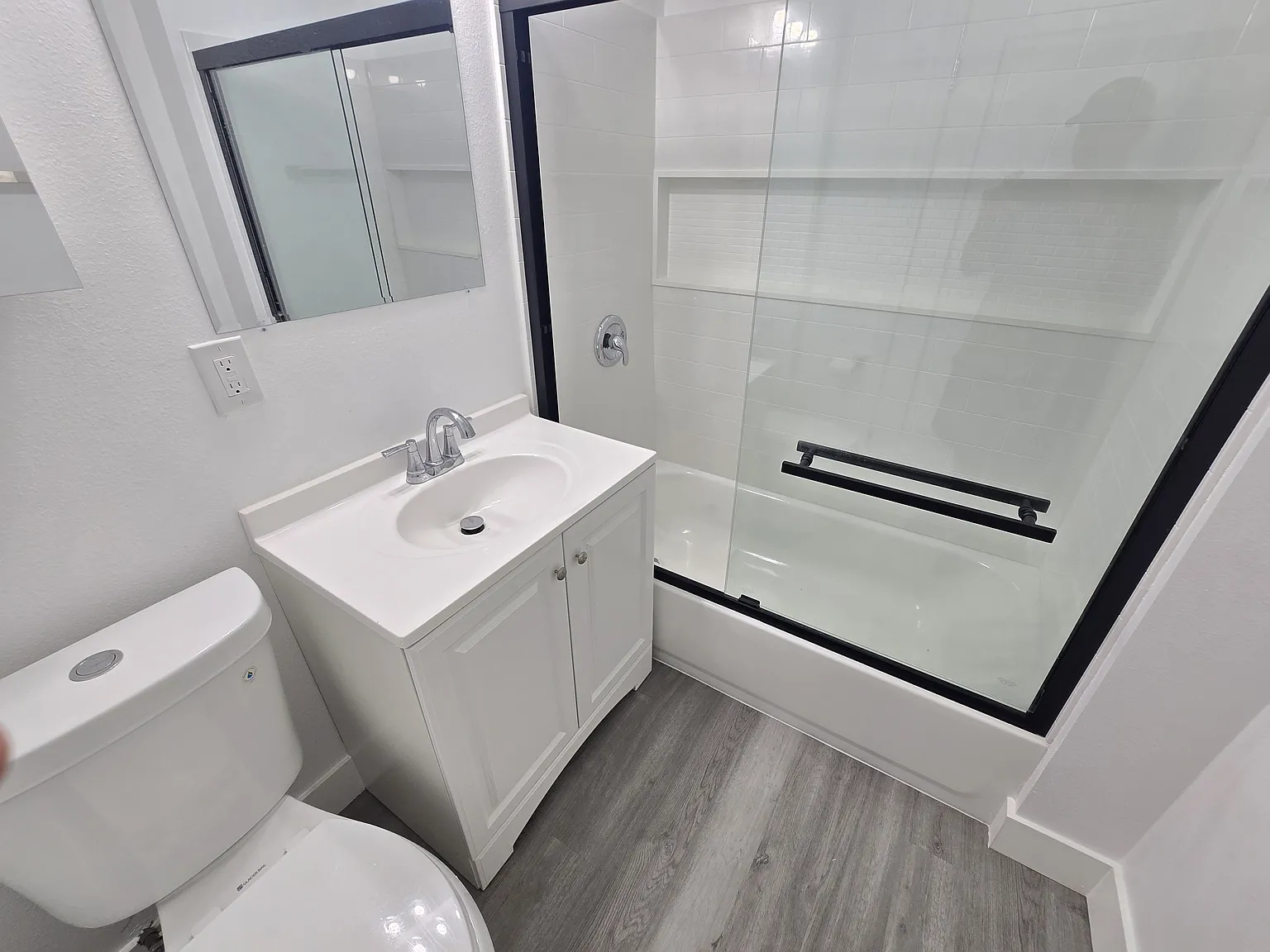2 bed, $3,400 — Photo 4