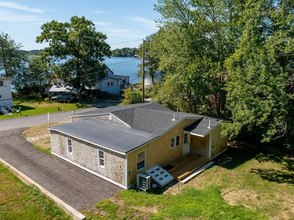 100 Lake St, Halifax, MA 02338