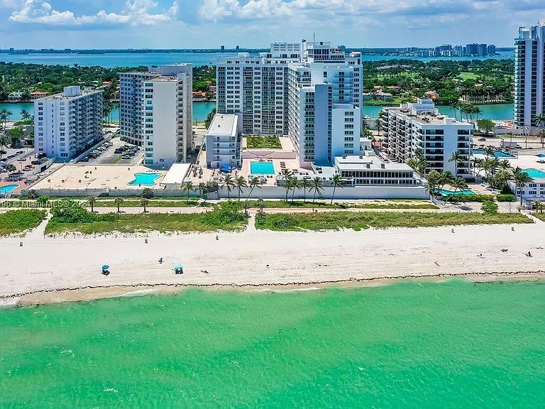 5401 Collins Ave #1123 — Photo 3