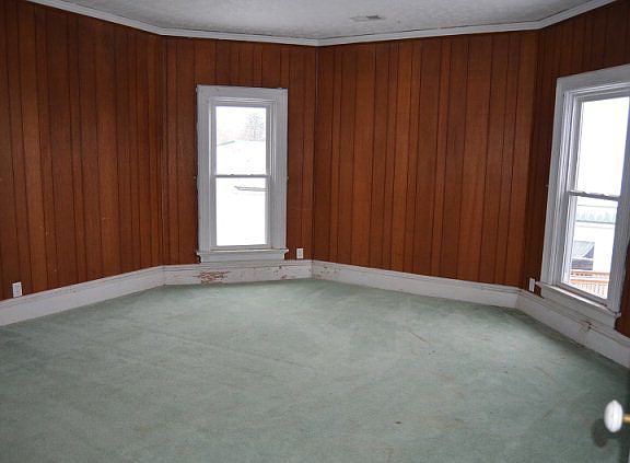 5th image of 292 Lincoln Ave