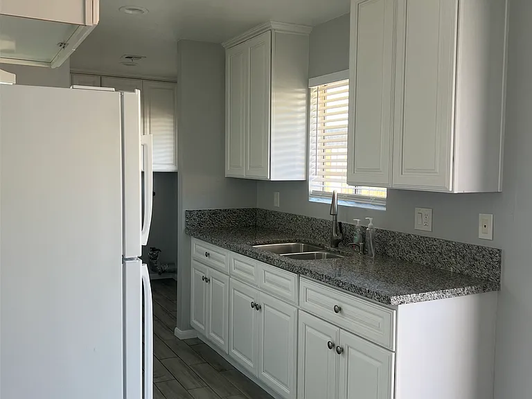 16578 Vine St #A — Photo 9
