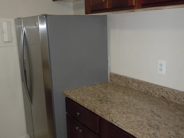 2025 N Lincoln St #113 — Photo 3